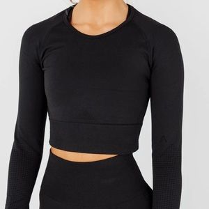 Long sleeve active wear crop top
